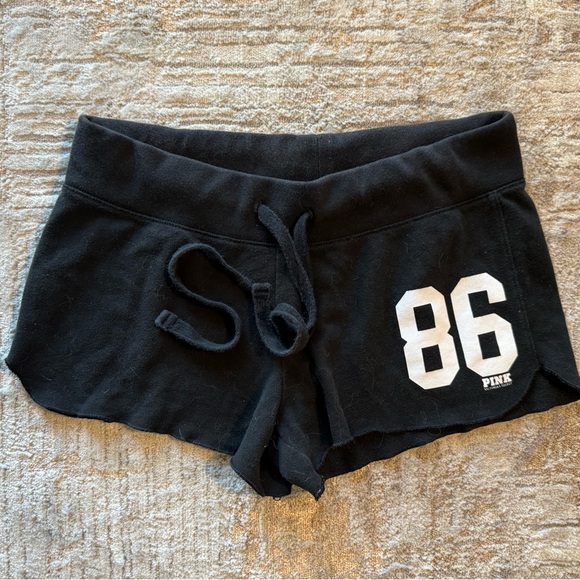 Victoria secret lounge shorts - Picture 2 of 4